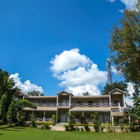 Tiger'S Den Resort Bandhavgarh National Park Bagian luar foto