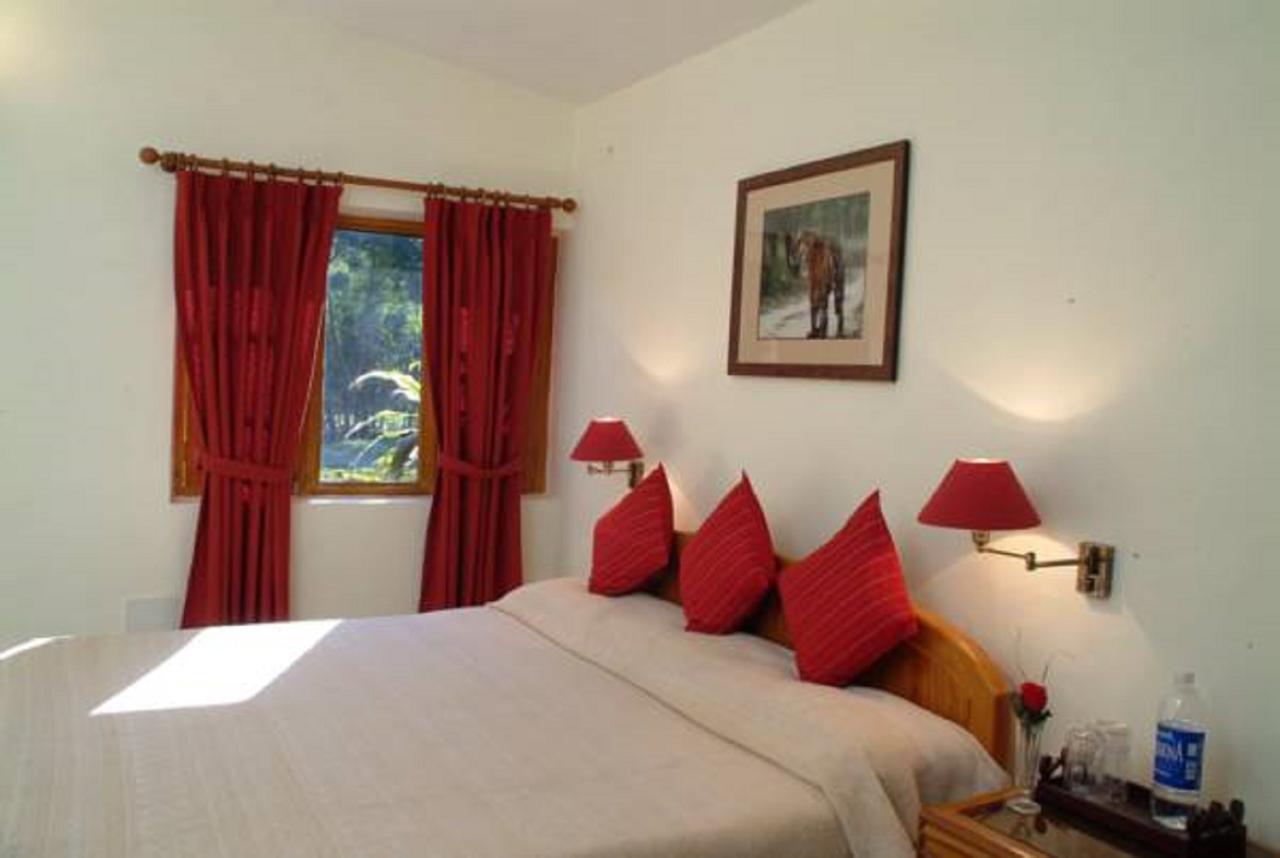 Tiger'S Den Resort Bandhavgarh National Park Bagian luar foto
