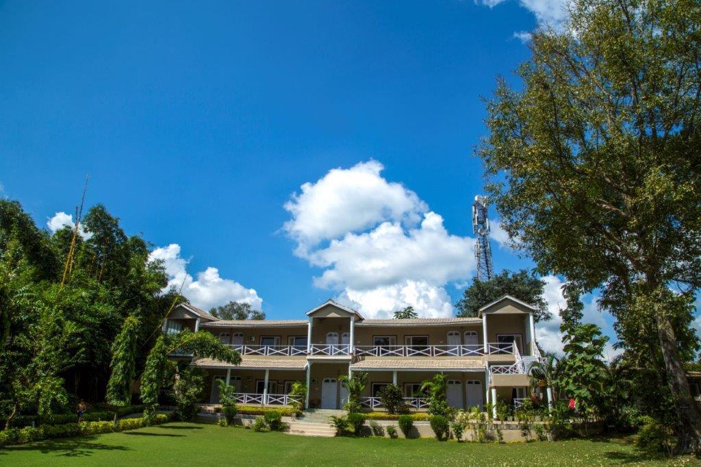 Tiger'S Den Resort Bandhavgarh National Park Bagian luar foto